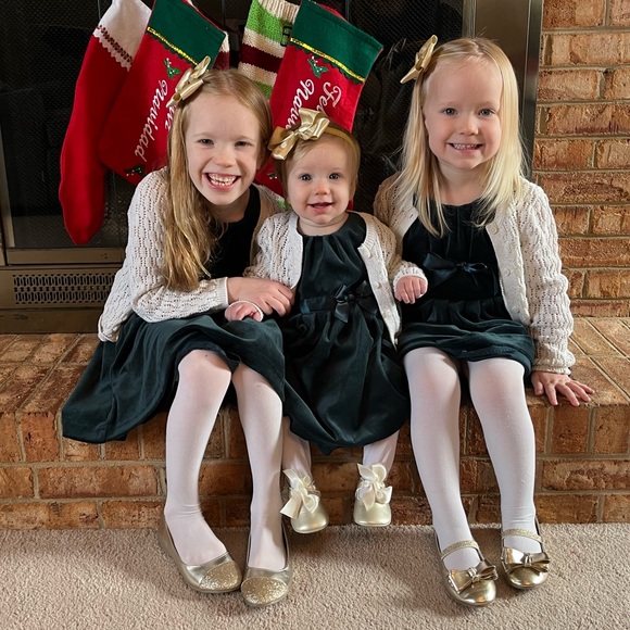 OshKosh B'gosh Cream/ Gold Cardigan Size 4T - Picture 6 of 6